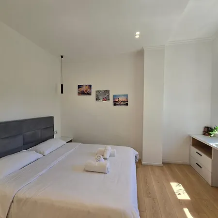 Urban Oazis -central & Steps To Attractions Apartament